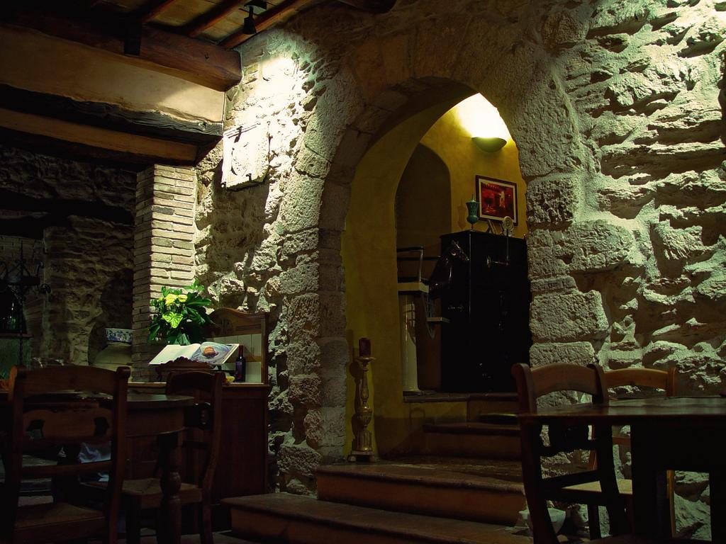 Il Giardino Degli Ulivi Villa Castelraimondo ภายนอก รูปภาพ